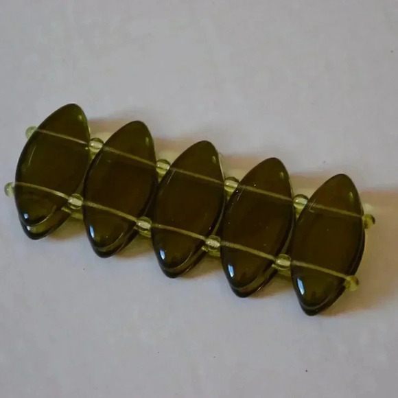 Green  Stretchy Bracelet - Picture 1 of 4